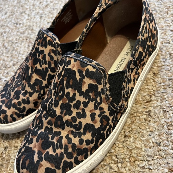Steve Madden Cheetah Print Shoes - Picture 4 of 5